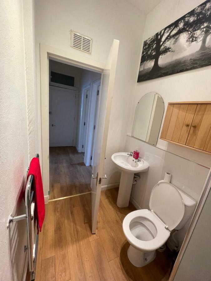 Beautiful 2 Bedroom Apartment- Prime Location, Aberdeen Centre Eksteriør bilde